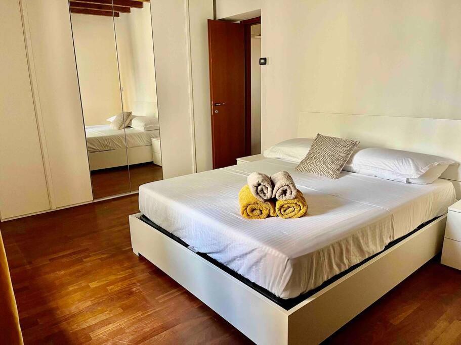 Suite In Bg Centro Con Netflix แบร์กาโม ภายนอก รูปภาพ